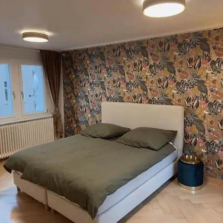 Suesse In Zuercher Altstadt 3