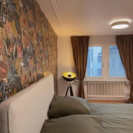 Suesse In Zuercher Altstadt 3