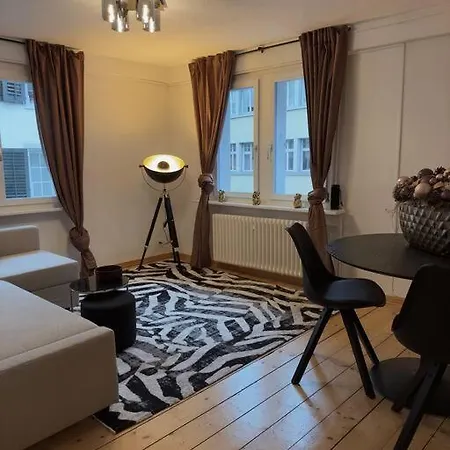 Suesse In Zuercher Altstadt 3