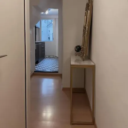 Suesse In Zuercher Altstadt 3 *