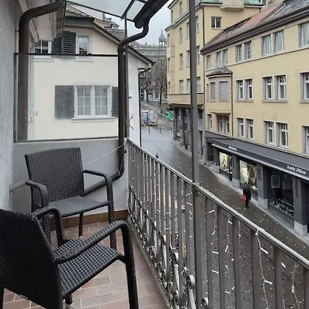 Suesse In Zuercher Altstadt 3 취리히